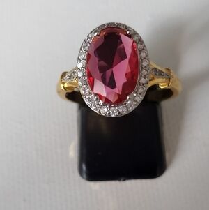 Beautiful Pink Halo Cocktail Ring
